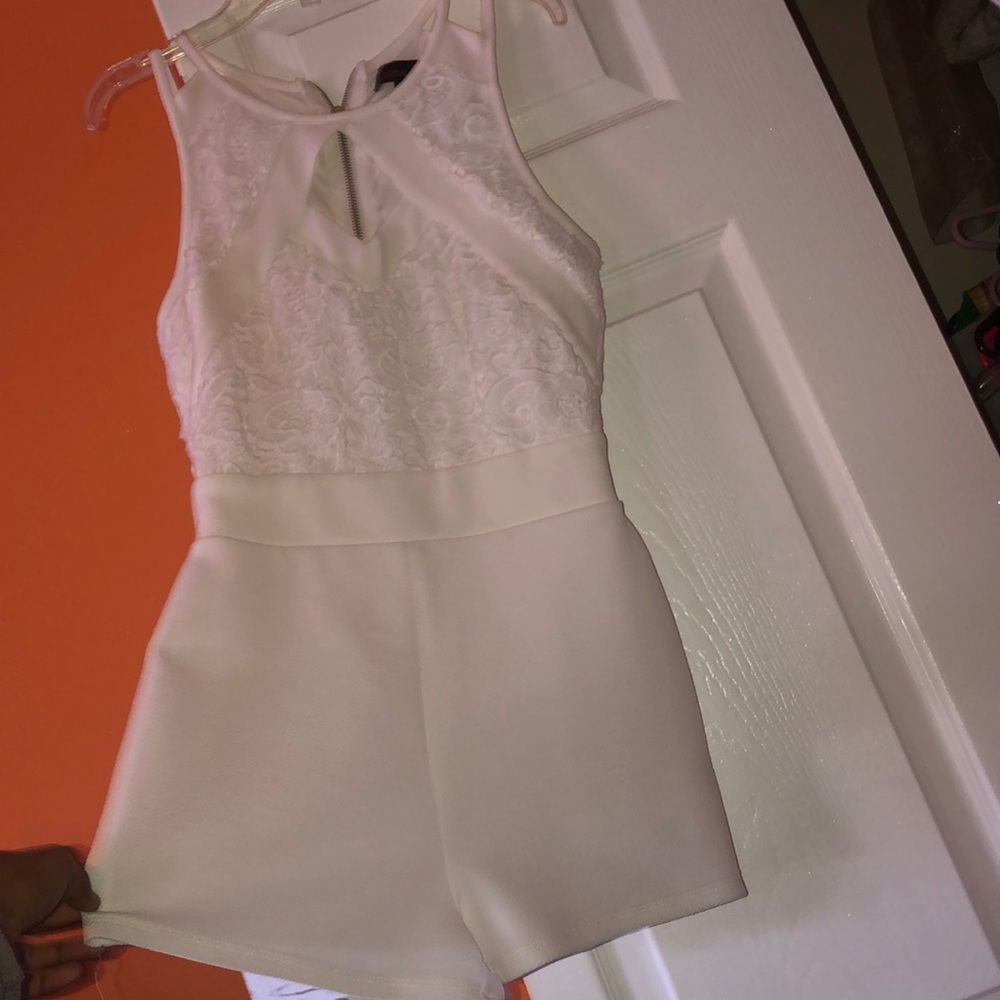 CUTE WHITE LACE ROMPER